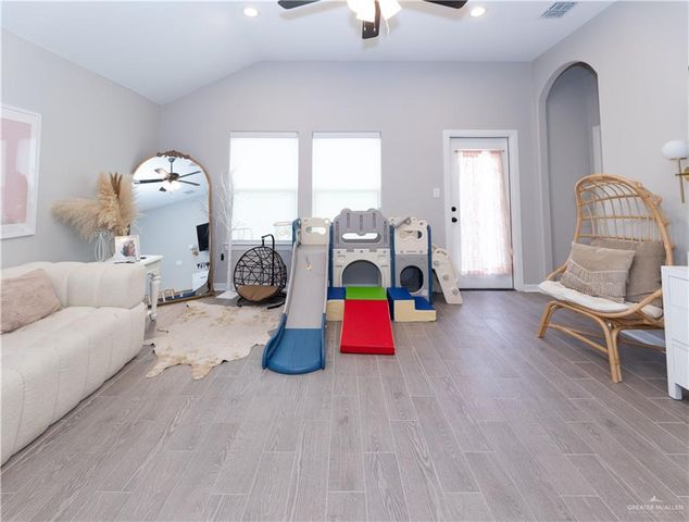 8304 N 35th Street N, Mcallen, TX 78504