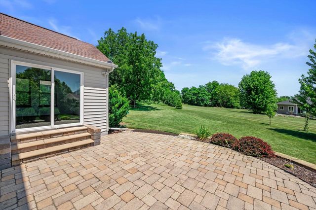 2305 Rustic Woods COURT, Waukesha, WI 53188