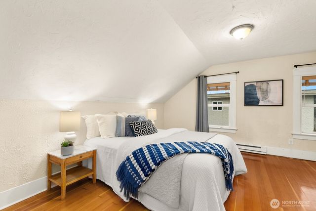 4207 SW Manning St, Seattle, WA 98116