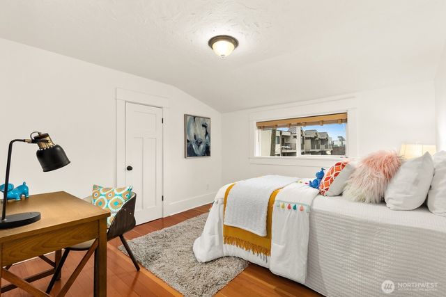 4207 SW Manning St, Seattle, WA 98116