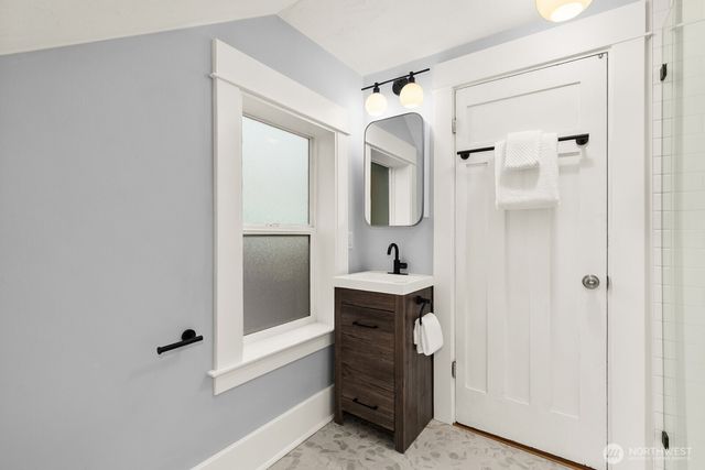 4207 SW Manning St, Seattle, WA 98116