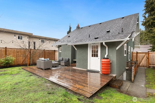 4207 SW Manning St, Seattle, WA 98116