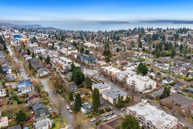 4207 SW Manning St, Seattle, WA 98116