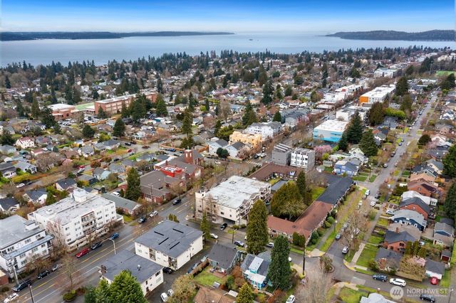 4207 SW Manning St, Seattle, WA 98116