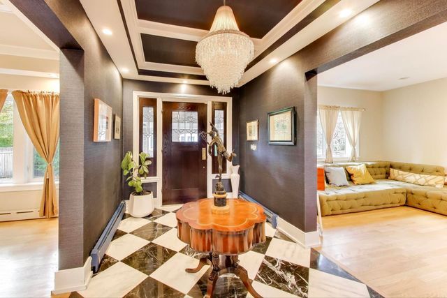 823 Jackson Avenue, River Forest, IL 60305