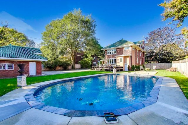 823 Jackson Avenue, River Forest, IL 60305