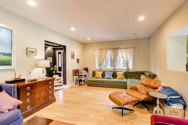 823 Jackson Avenue, River Forest, IL 60305