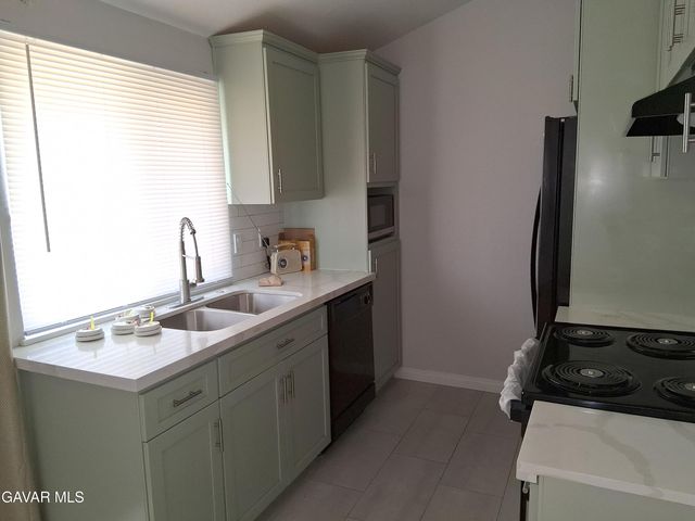 8757 N Loop Boulevard, California City, CA 93505