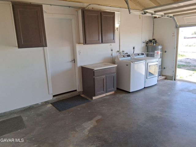 8757 N Loop Boulevard, California City, CA 93505