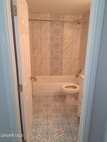 8757 N Loop Boulevard, California City, CA 93505