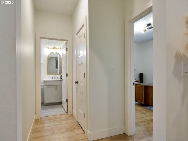 833 HAWK Dr, Silverton, OR 97381