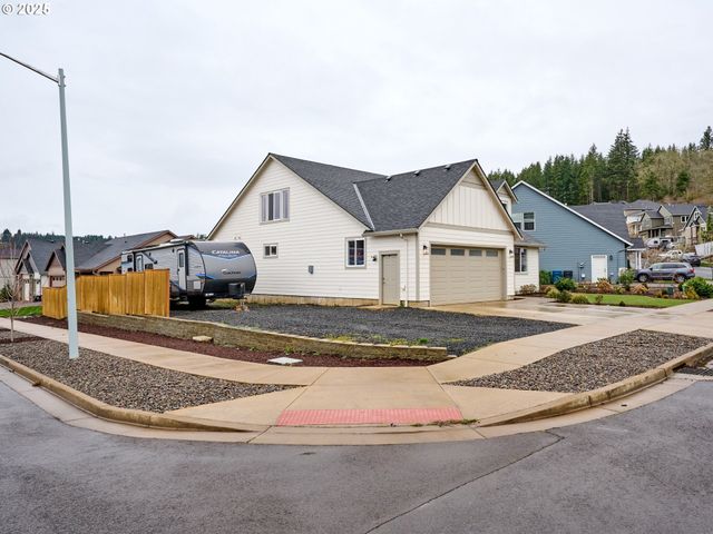 833 HAWK Dr, Silverton, OR 97381