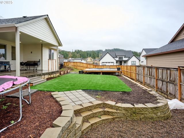 833 HAWK Dr, Silverton, OR 97381