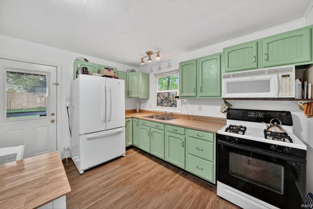430 Teri Street, South Bend, IN 46614