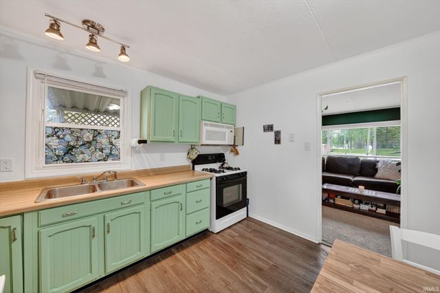 430 Teri Street, South Bend, IN 46614