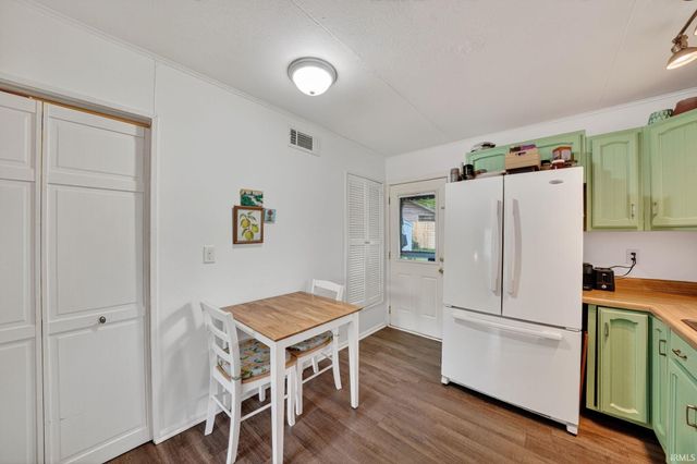 430 Teri Street, South Bend, IN 46614