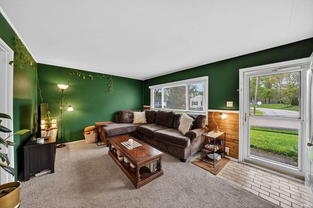 430 Teri Street, South Bend, IN 46614
