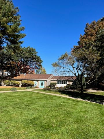 53 Pointe Rok Dr 53, Worcester, MA 01604