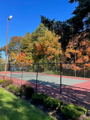 53 Pointe Rok Dr 53, Worcester, MA 01604