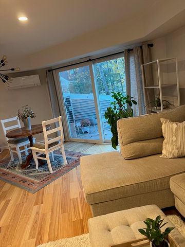 53 Pointe Rok Dr 53, Worcester, MA 01604