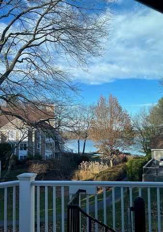 53 Pointe Rok Dr 53, Worcester, MA 01604