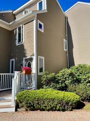 53 Pointe Rok Dr 53, Worcester, MA 01604
