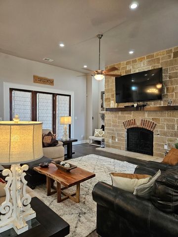 6926 Tobosa Ave, Odessa, TX 79765