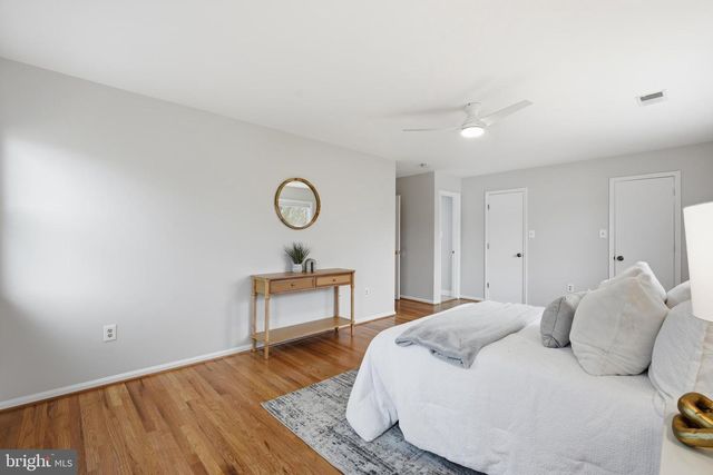 601 SIDELING CT NE, Vienna, VA 22180