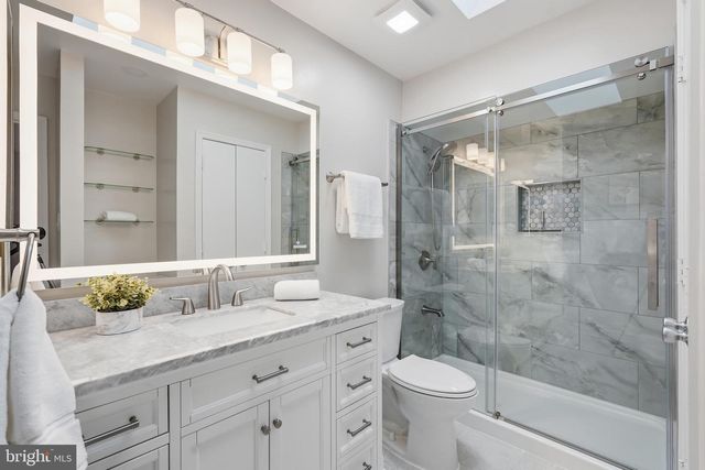 601 SIDELING CT NE, Vienna, VA 22180