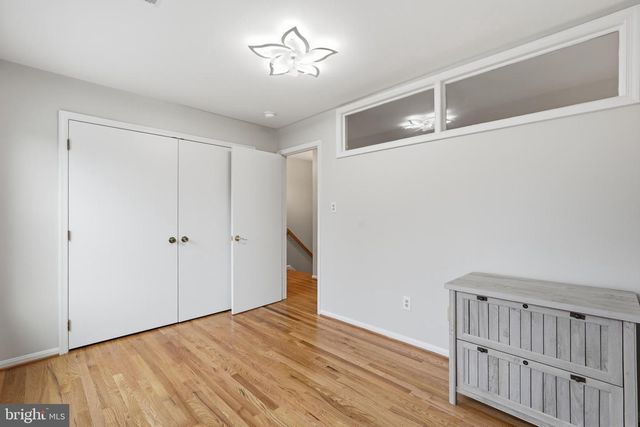 601 SIDELING CT NE, Vienna, VA 22180