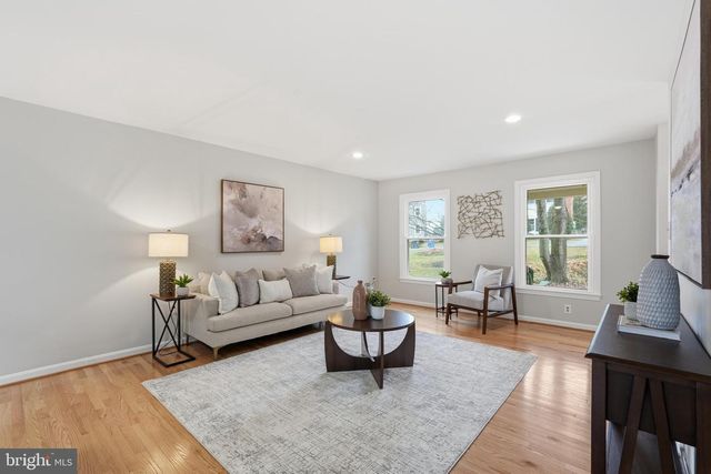 601 SIDELING CT NE, Vienna, VA 22180