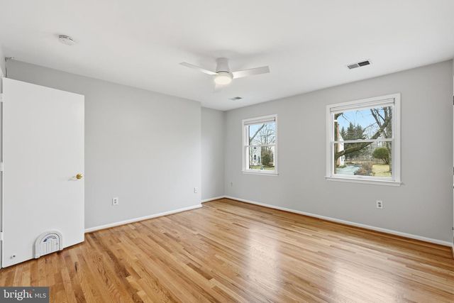 601 SIDELING CT NE, Vienna, VA 22180