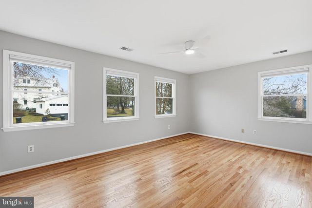 601 SIDELING CT NE, Vienna, VA 22180