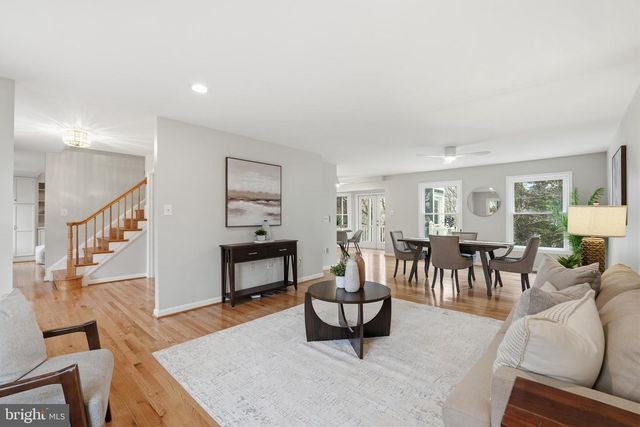 601 SIDELING CT NE, Vienna, VA 22180