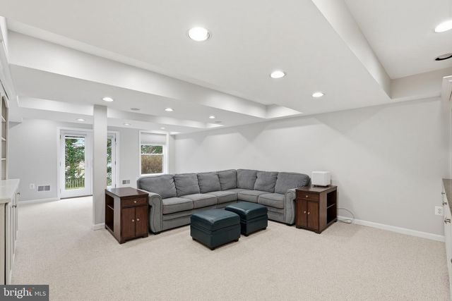 601 SIDELING CT NE, Vienna, VA 22180