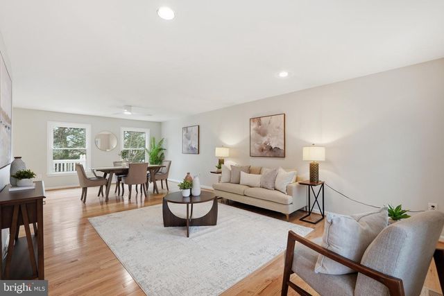 601 SIDELING CT NE, Vienna, VA 22180