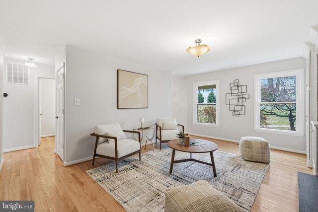 601 SIDELING CT NE, Vienna, VA 22180