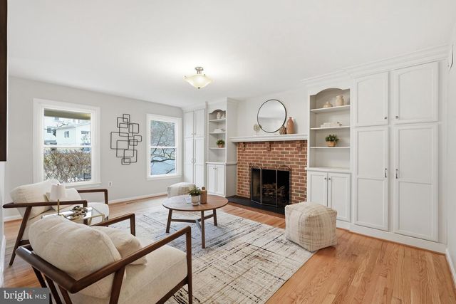 601 SIDELING CT NE, Vienna, VA 22180