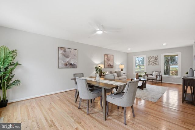 601 SIDELING CT NE, Vienna, VA 22180