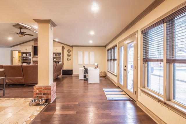 4517 7th Street, Lubbock, TX 79416