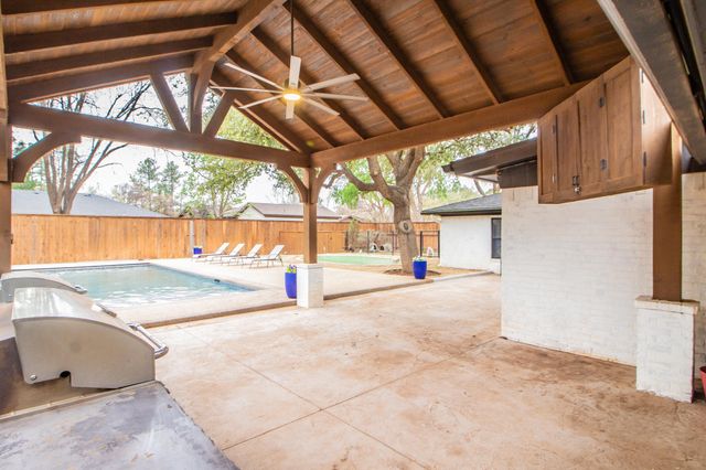 4517 7th Street, Lubbock, TX 79416