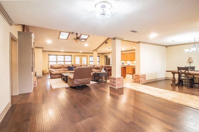 4517 7th Street, Lubbock, TX 79416