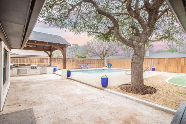 4517 7th Street, Lubbock, TX 79416