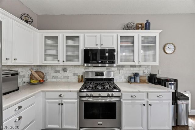 10661 Shelter Hill Court, Las Vegas, NV 89129