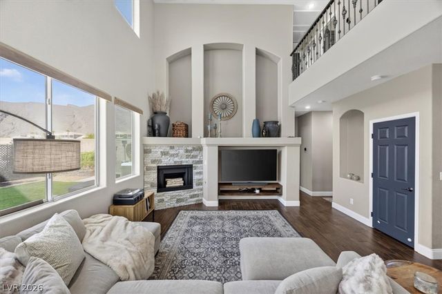 10661 Shelter Hill Court, Las Vegas, NV 89129