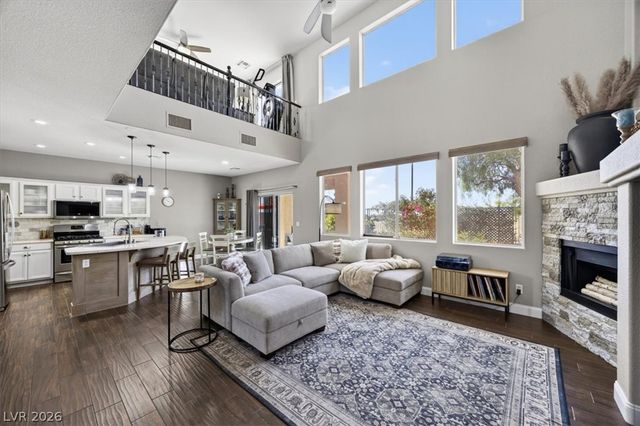 10661 Shelter Hill Court, Las Vegas, NV 89129