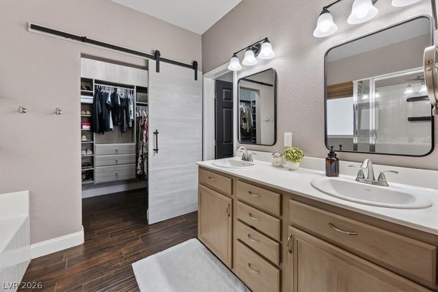 10661 Shelter Hill Court, Las Vegas, NV 89129