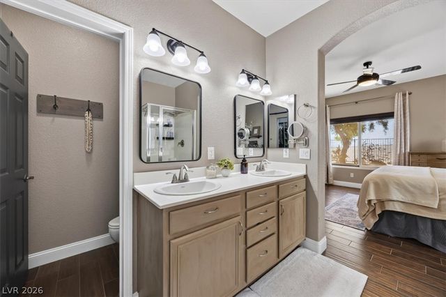 10661 Shelter Hill Court, Las Vegas, NV 89129
