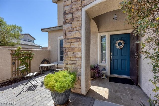 10661 Shelter Hill Court, Las Vegas, NV 89129