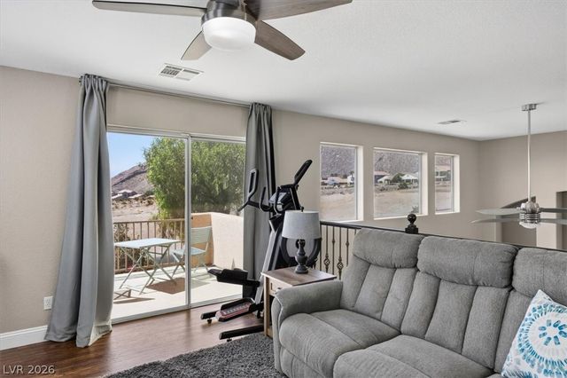10661 Shelter Hill Court, Las Vegas, NV 89129